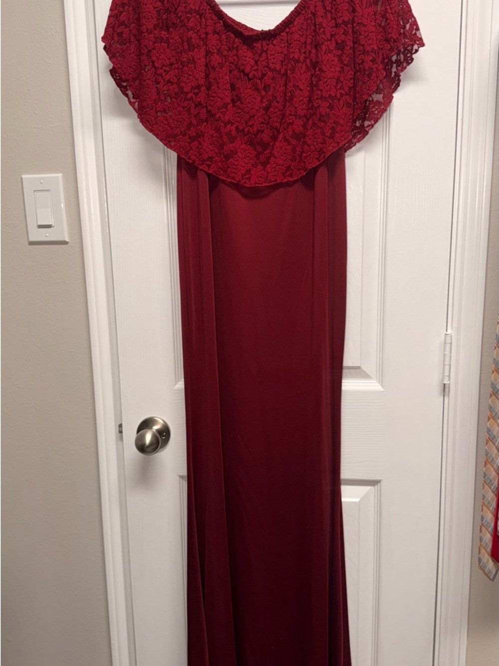 Elegant Lace-Overlay Maxi Dress in Deep Red
